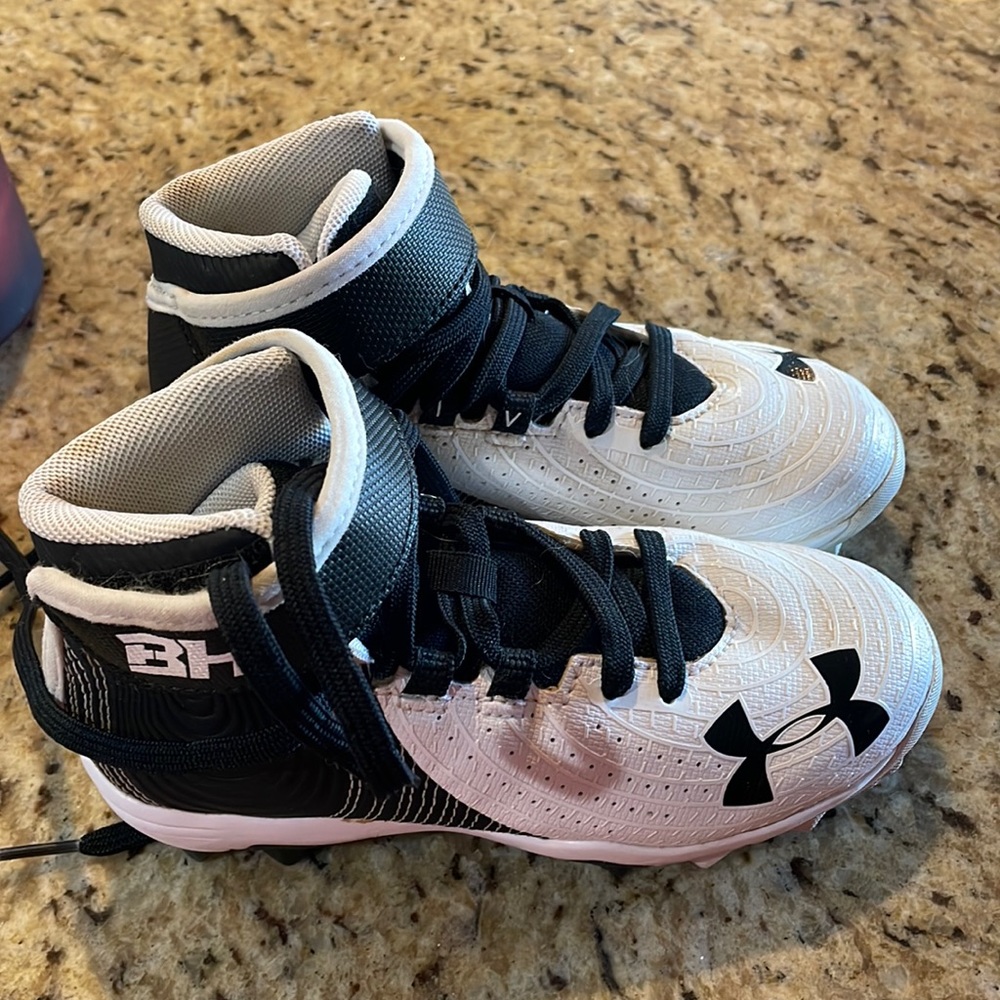 Under armor boys baseball cleats 12c
